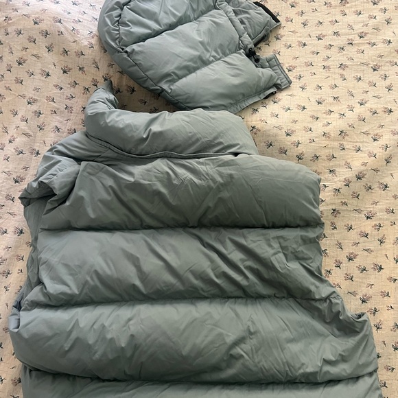 Aritzia Blue Puffer Vest (shorty) - Picture 4 of 4